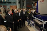 15.9.2008 navečer - K exponátu přichází prezident republiky Václav Klaus.