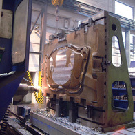 WHQ 13 CNC - production of a compression mold for a lining over the car engine